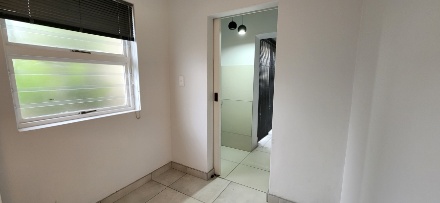 To Let 4 Bedroom Property for Rent in Bloubergrant Western Cape